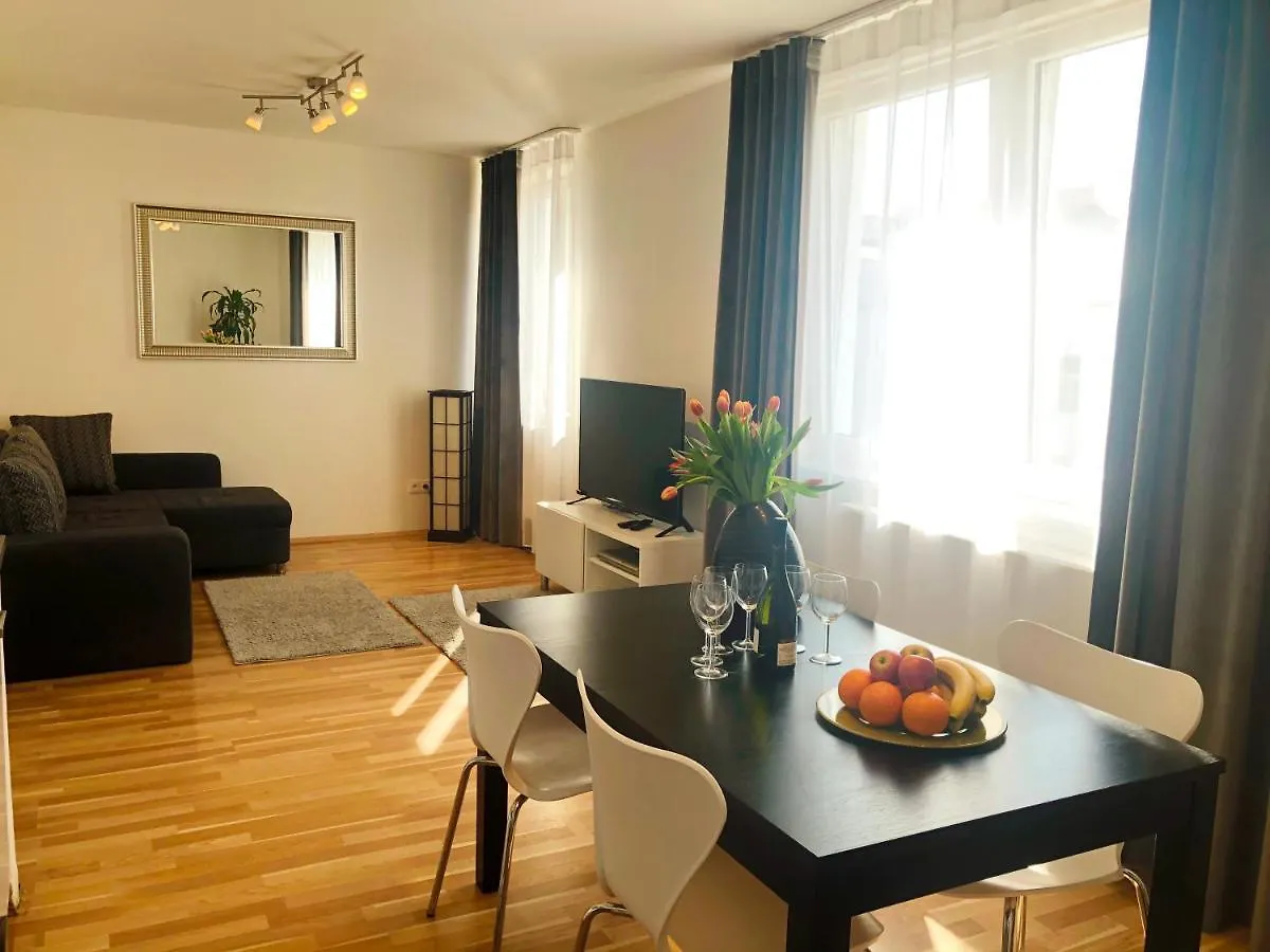 On The Top Apartments Prag Tjeckien
